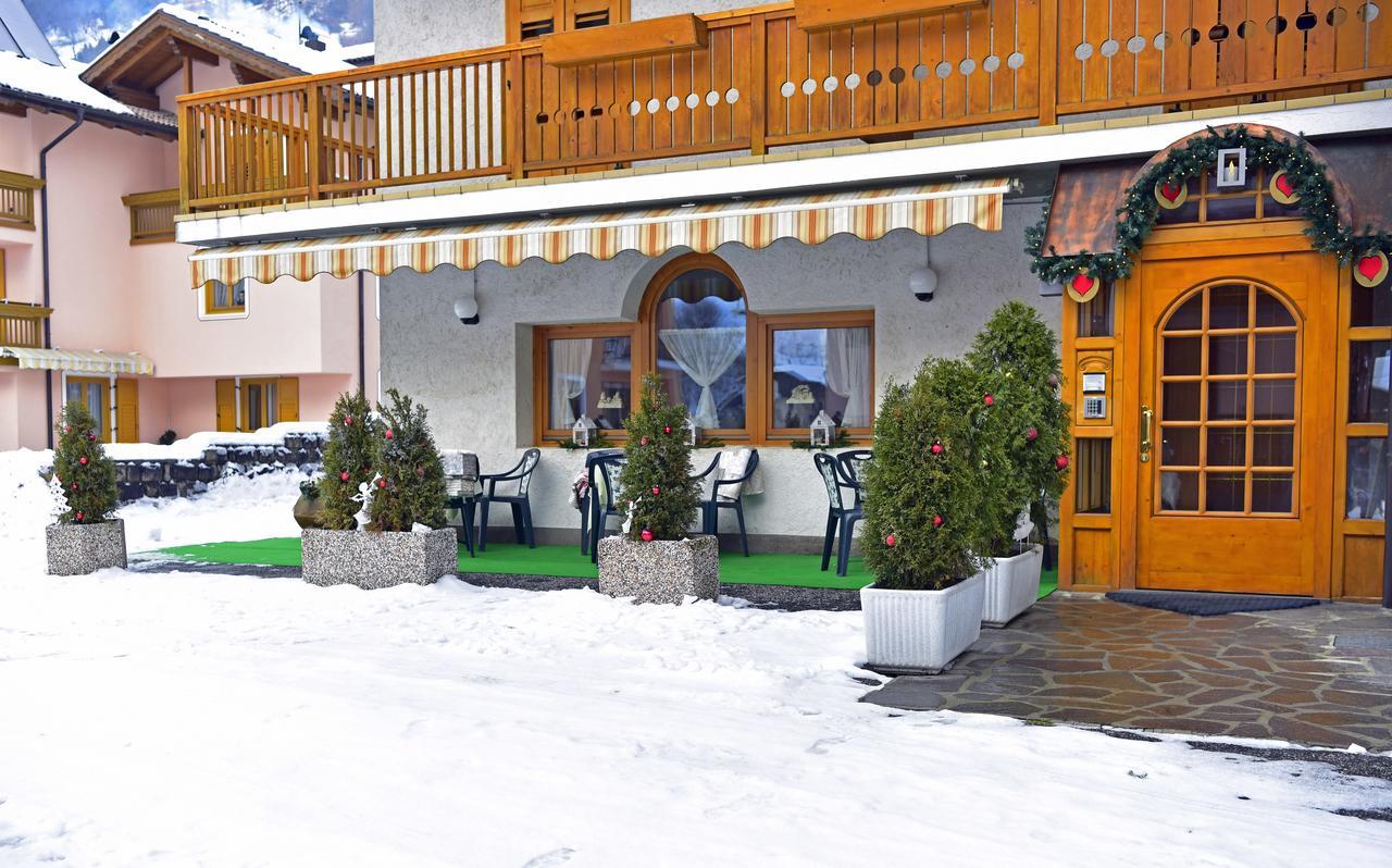 Alpen Hotel Рабби Экстерьер фото